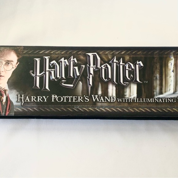 Harry Potter’s Wand That Lights Up 14 Inches long - Picture 3 of 16